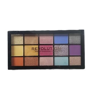 Revolution Eyeshadow Palette - Multicolor spiret Love